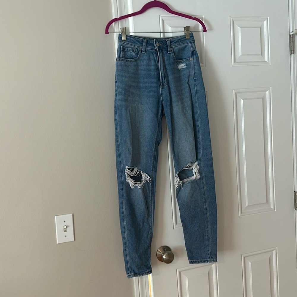 Mom Jeans- American Eagle